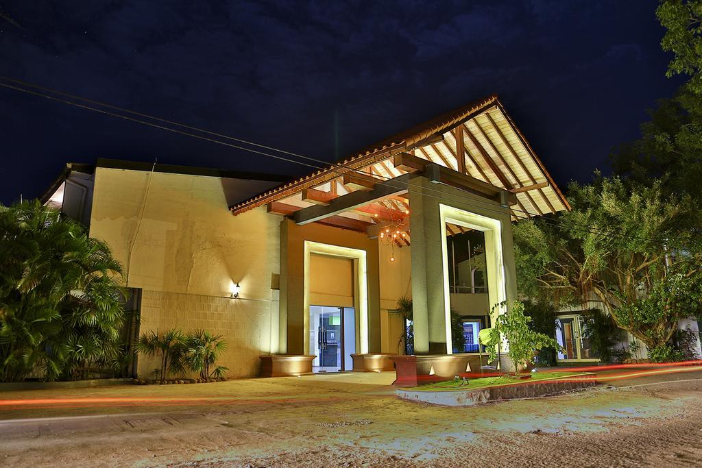 Miridiya Lake Resort Anuradhapura Exterior foto